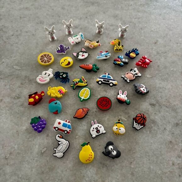 Bundle of 33 Assorted Shoe Charms NWOT - Picture 1 of 4